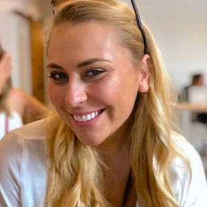 Meet your Posher, Chloe